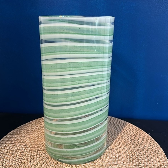 Gorgeous Hand Blown Green & White Swirl Artisan Glass Vase 12” - Picture 4 of 6